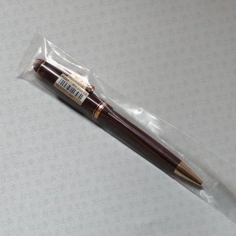 

Ручка-роллер Pilot Luxury 2026 (японская), черная/красная, 0.5/1.0 мм, с вращающимся стержнем, высококачественная гелевая ручка для школы и офиса