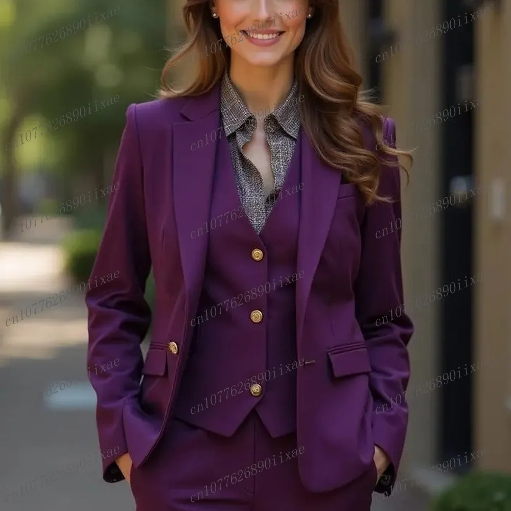 

Новый фиолетовый женский костюм для торжественных случаев, свадебная вечеринка, деловой офисный женский смокинг, комплект из трех предметов, пиджак, жилет, брюки по индивидуальному заказу