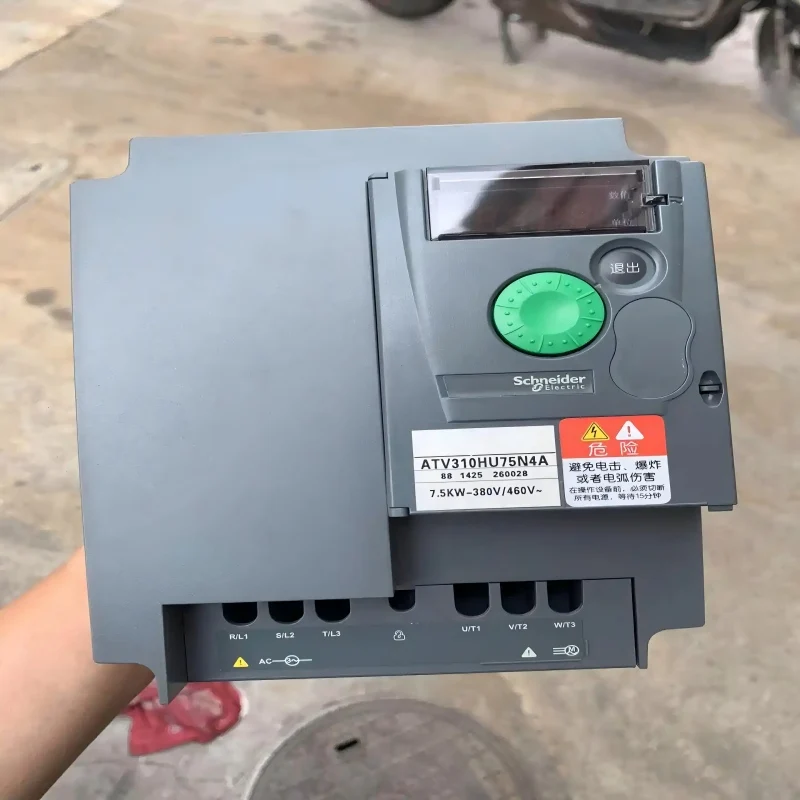 

Schneider Frequency Converter ATV310HU15N4E/ATV310HU22N4E