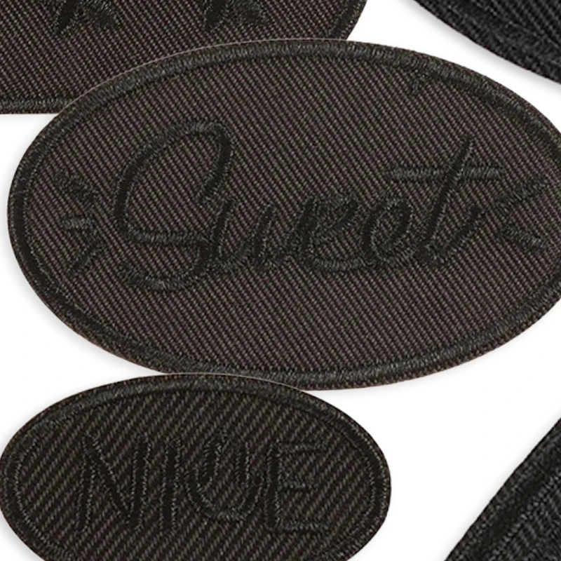 10 Stück selbstklebende Applikationsaufnäher für Jacken, lustige Mini-Wärmeübertragungs-Aufkleber, schwarze Aufkleber für Kleidung, Kinder-Aufnäher, Buchstaben – Detail 4