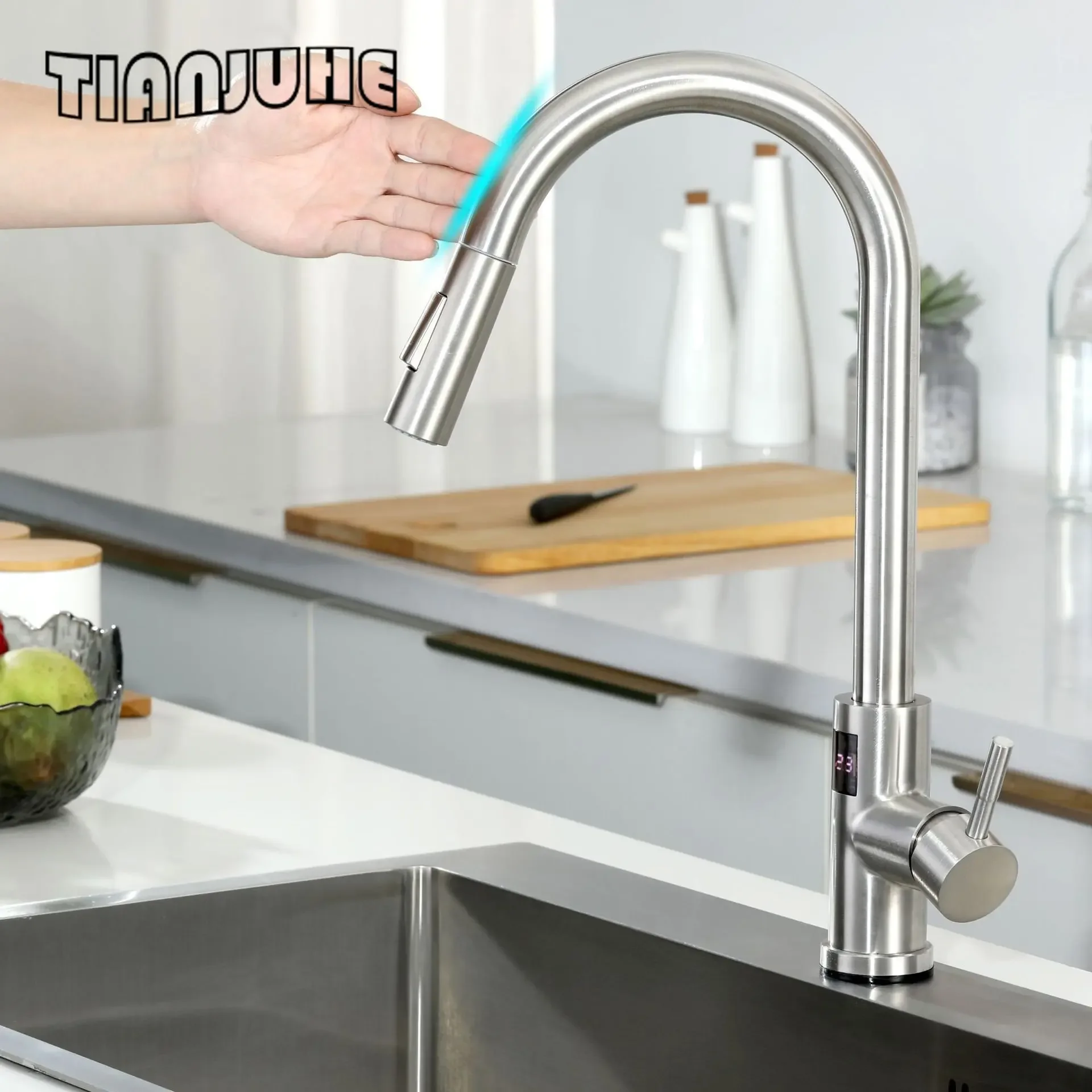 

Смеситель для кухни с выдвижным распылителем, бесконтактный черный смеситель для кухонной мойки с высокой дугой и одной ручкой, коммерческий современный