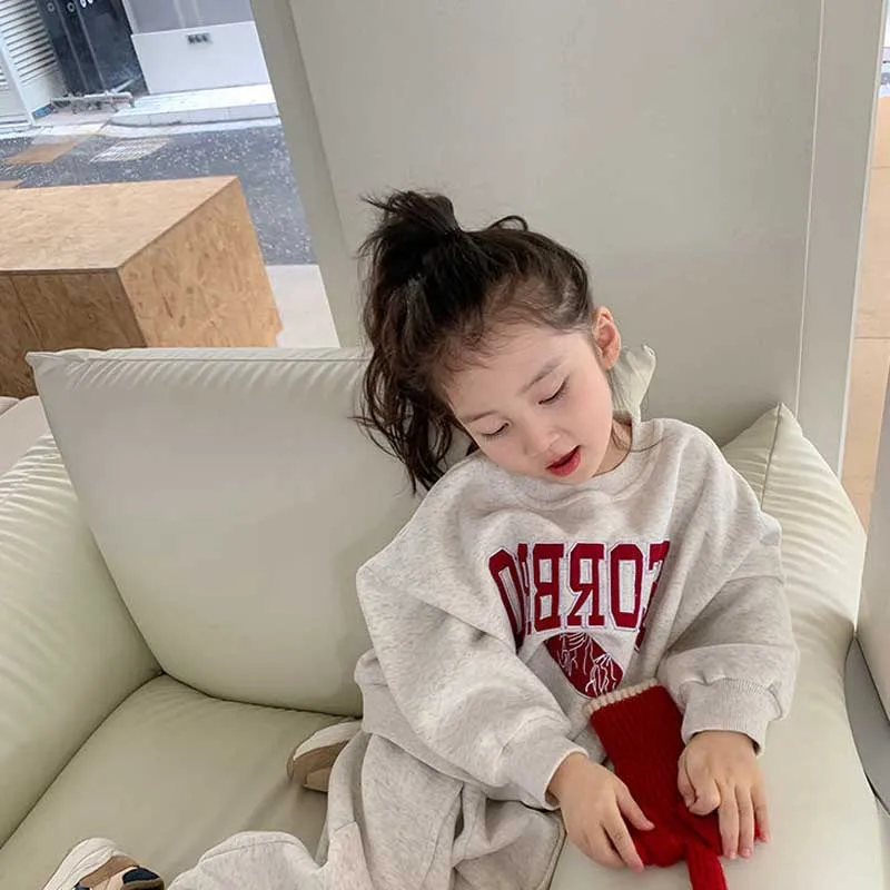 Girls\' Clothing Set Autumn New Letter Embroidered Sports Sweatshirt+fashionable Sweatpants 2-piece Set for Children Clothes Suit