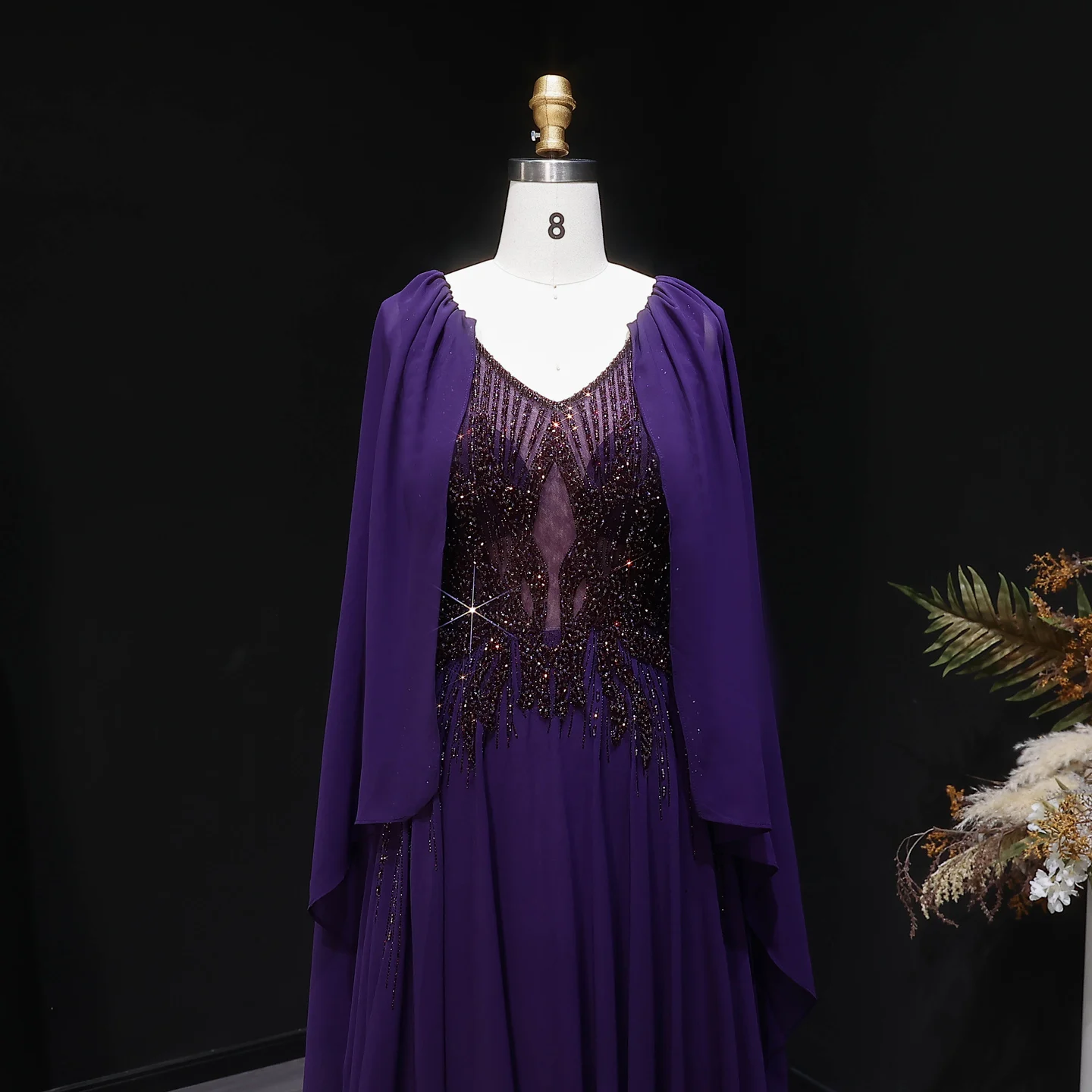 Sharon Said Luxuriöses Weinrotes V-Ausschnitt Langes Cape Chiffon Abendkleid Funkelndes Perlenbesetztes Arabisches Formelles Hochzeitskleid für Damen SS053 Custo – Detail 15