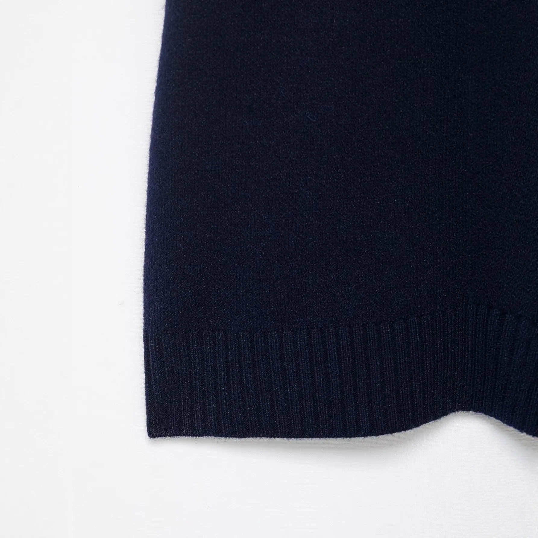 FRAYA LAB سترة نسائية محبوكة بياقة من الفرو وأكمام قصيرة سترة نسائية أنيقة 2026 جديد #4