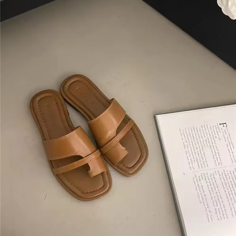 Slippers New Summer Korean Brown Toe retraction Flat Shoes Vintage Simple Leather Ladies Women Walking Outdoor Beach Sandals