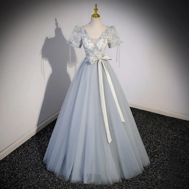 Super Fairy Light Gaze Abendkleid Neue elegante Nische tiefer V-Ausschnitt Erwachsene Geschenk Prinzessin Kleid Vocal Art Prüfung Modisches Kleid