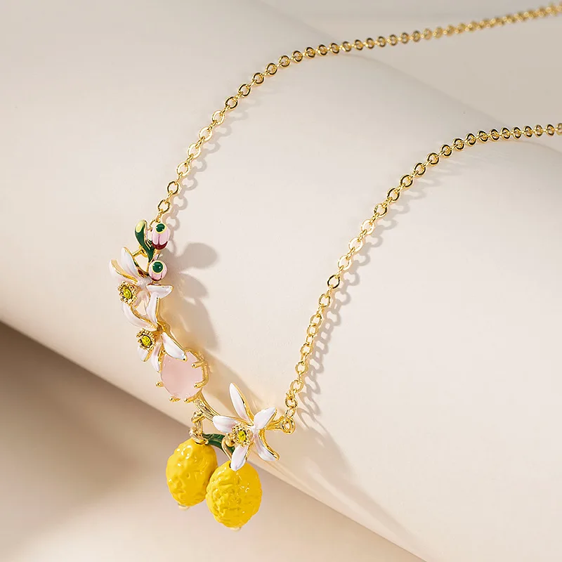 Fashionable, sweet and exquisite enamel lemon flower clavicle chain for women, light and luxurious temperament necklace