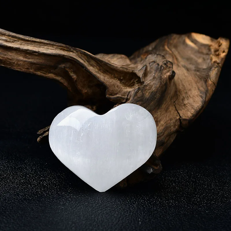 

100%Natural White Selenium Heart Handmade Crystal Carving Plaster Crystal Healing Stone Cat Eye Gemstone Home Decoration DIY Gif