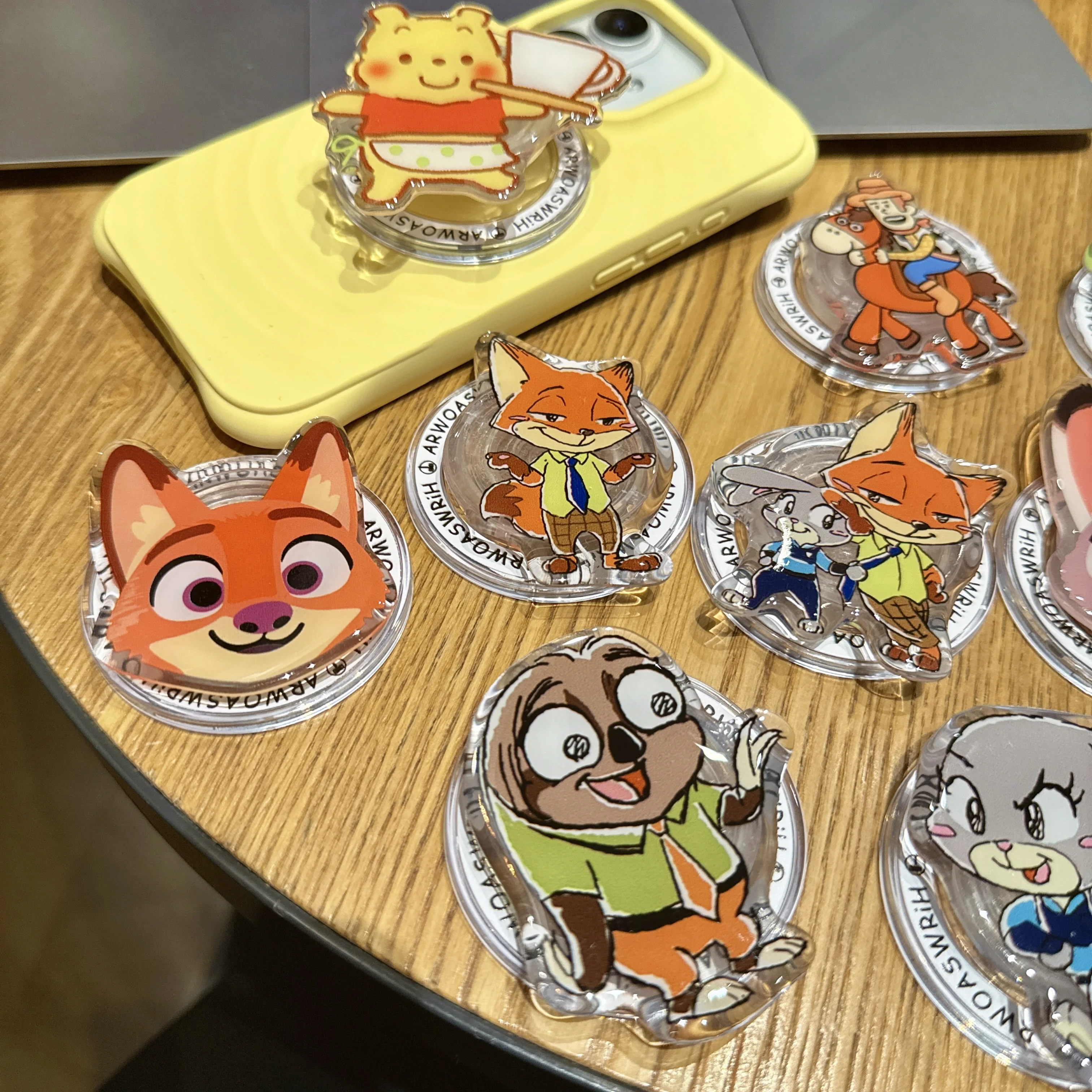 

Gamer’s Desk Desktop Magnetic Phone Holder for Eating Watching Video Lazy Stand Foldable Support For Nick Wilde Cute For Judy