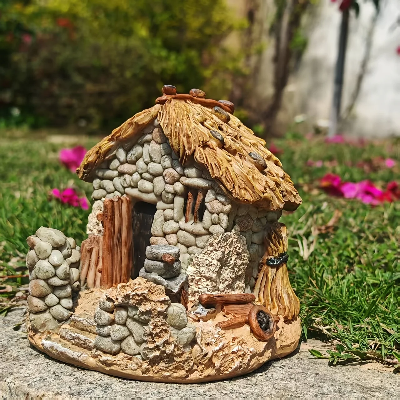 Vintage Stone Grass House Statues Handmade Nostalgic House Statues Ornaments Garden Decoration Outdoor Accessories Gift
