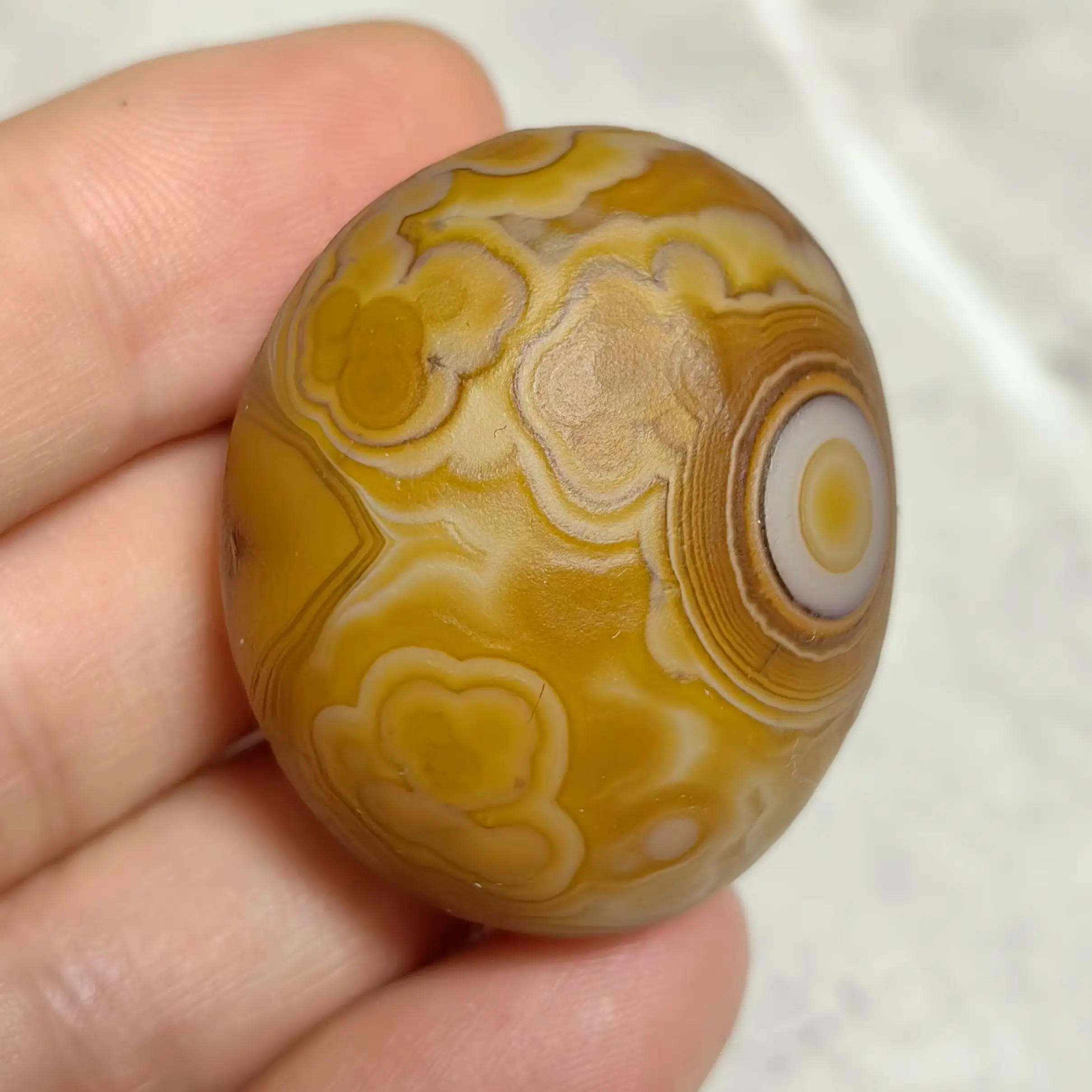 Natural Eye Agate Stone, Multi-Layered Banding and Central Pupil Design, Auspicious Stone for Home or Office Display