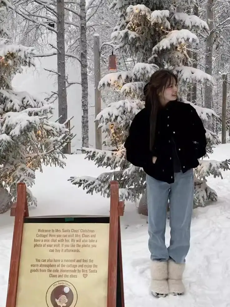   ベルベットのような質感のオルトブレッドダウンジャケット、アウターウェア、レディースファッション、冬用コート、ジッパー開閉、ロング丈、ストレートカット