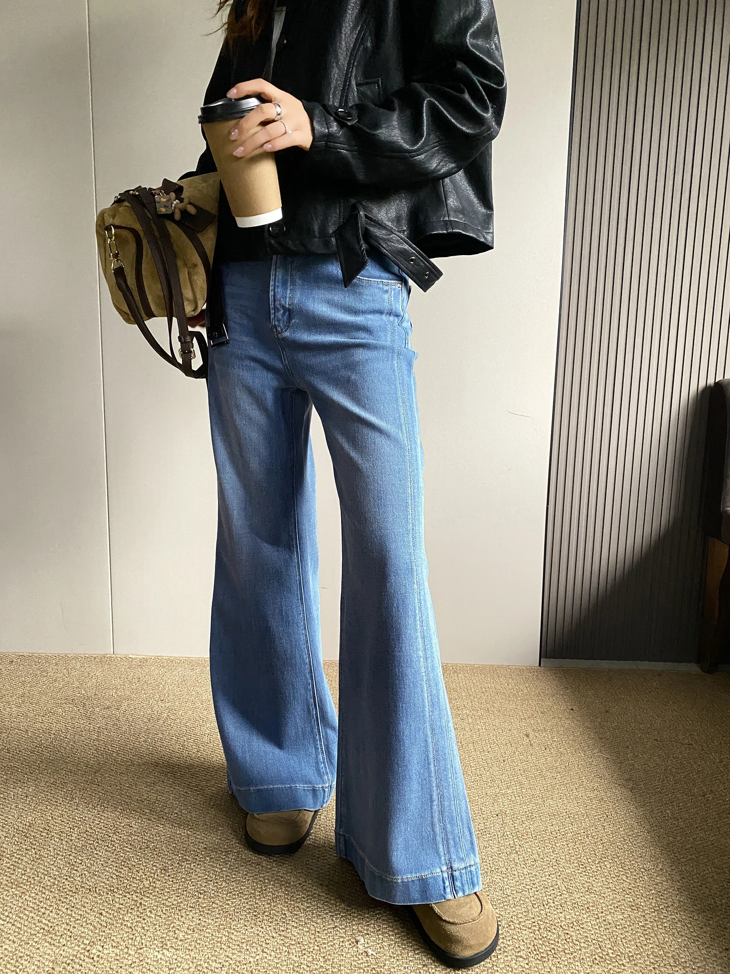 

Женские джинсы клеш с высокой талией, весна 2026, новинка, повседневные, свободные, утягивающие, эластичные, в пол, расклешенные