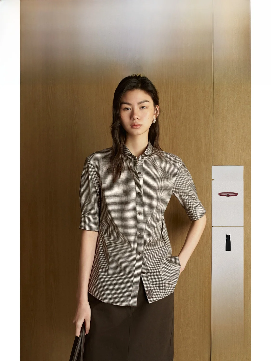 

Versatile Vintage White irt Women's Regular Fit Five-Quarter Sve Button-Up Cotton Nylon Blend Commute Ciwalk Wear