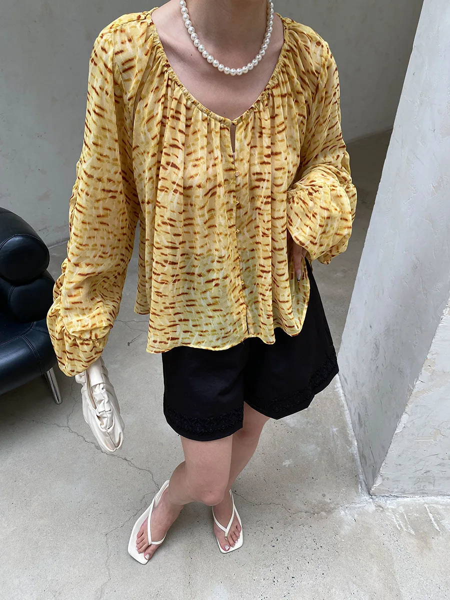 Sommerliches Damen-Shirt mit lässigem Muster, V-Ausschnitt, lockerer und atmungsaktiver Laternenärmel – Detail 12