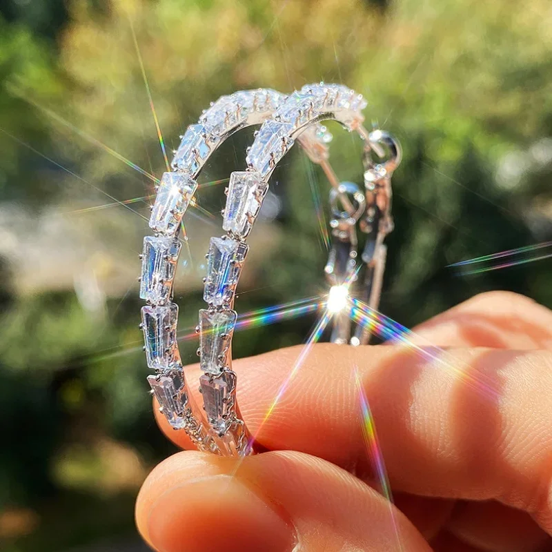 Fashion Luxury Sparking Inlaid Synthetic Zirconia Circle Hoop Earrings Women's Concise Design Party Vacation Jewelry Accessories