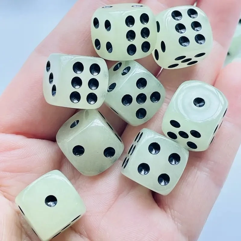 Dice 100Pcs/Lot 14/16mm Luminous Dice Rounded Corner Drinking Glowing Dice Nightclub Bars Dedicated Entertainment Dice Wholesale