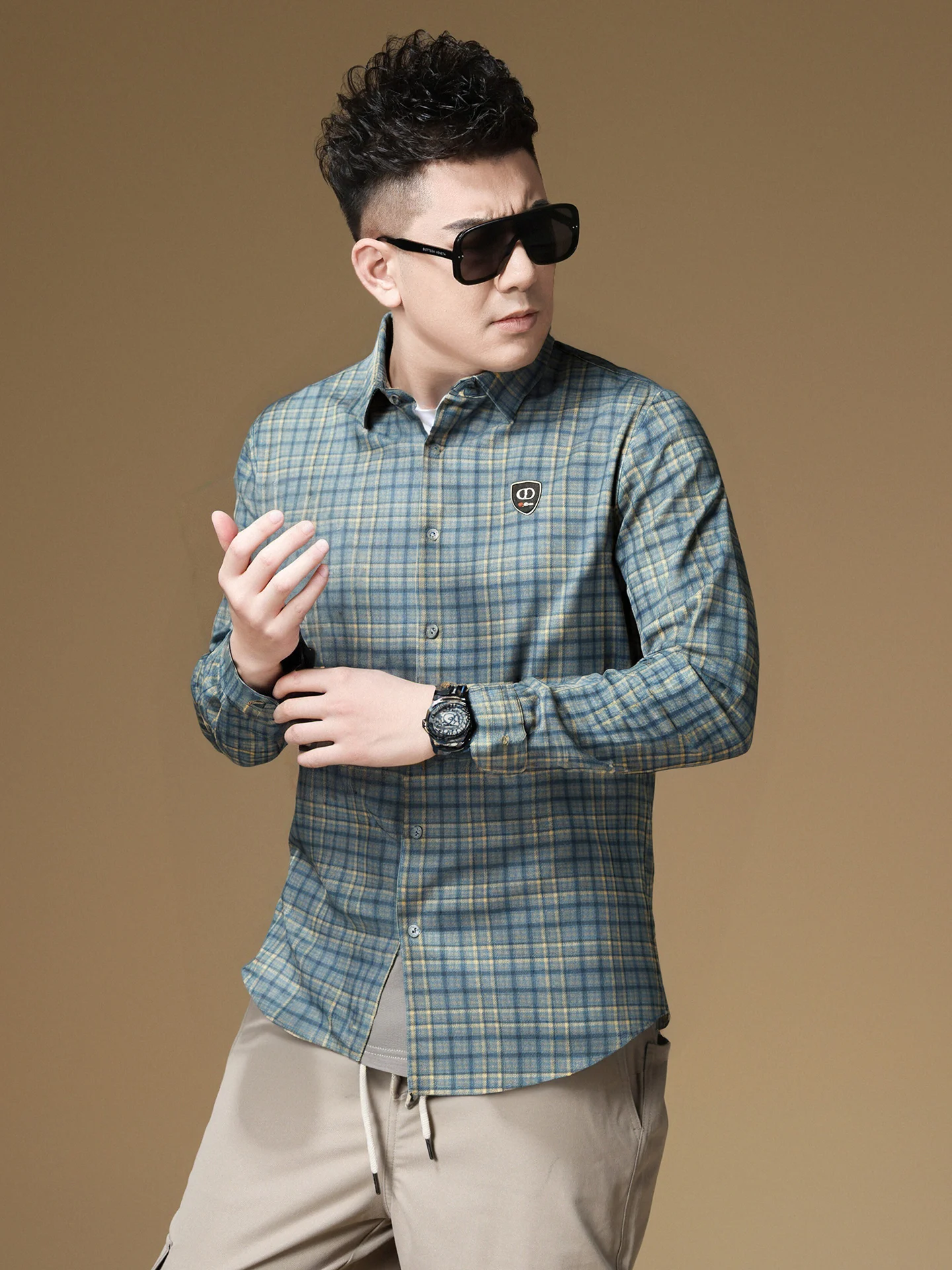 

Мужская клетчатая рубашка с длинным рукавом, повседневная, модная, универсальная, с воротником, свободного кроя, из смесового полиэстера, немнущаяся, для осени