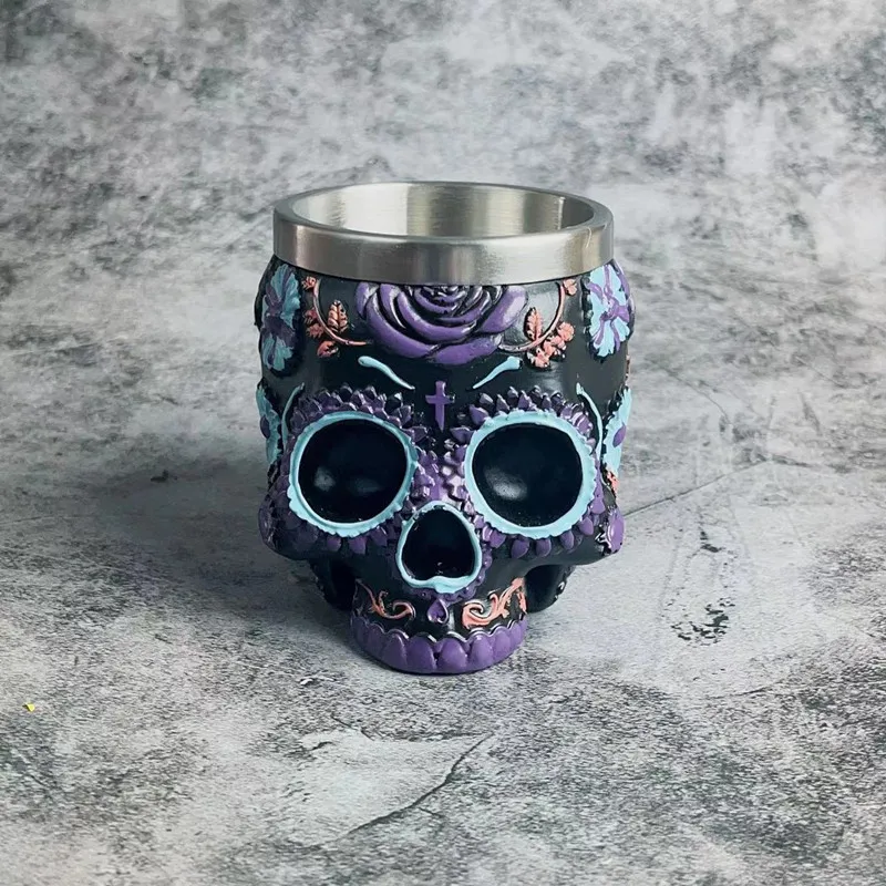 

Halloween Decoration Vintage Skeleton Cup Skull Figurine Resin Stainless Steel Statue Ghost Head Bar Wine CUP Home Decor