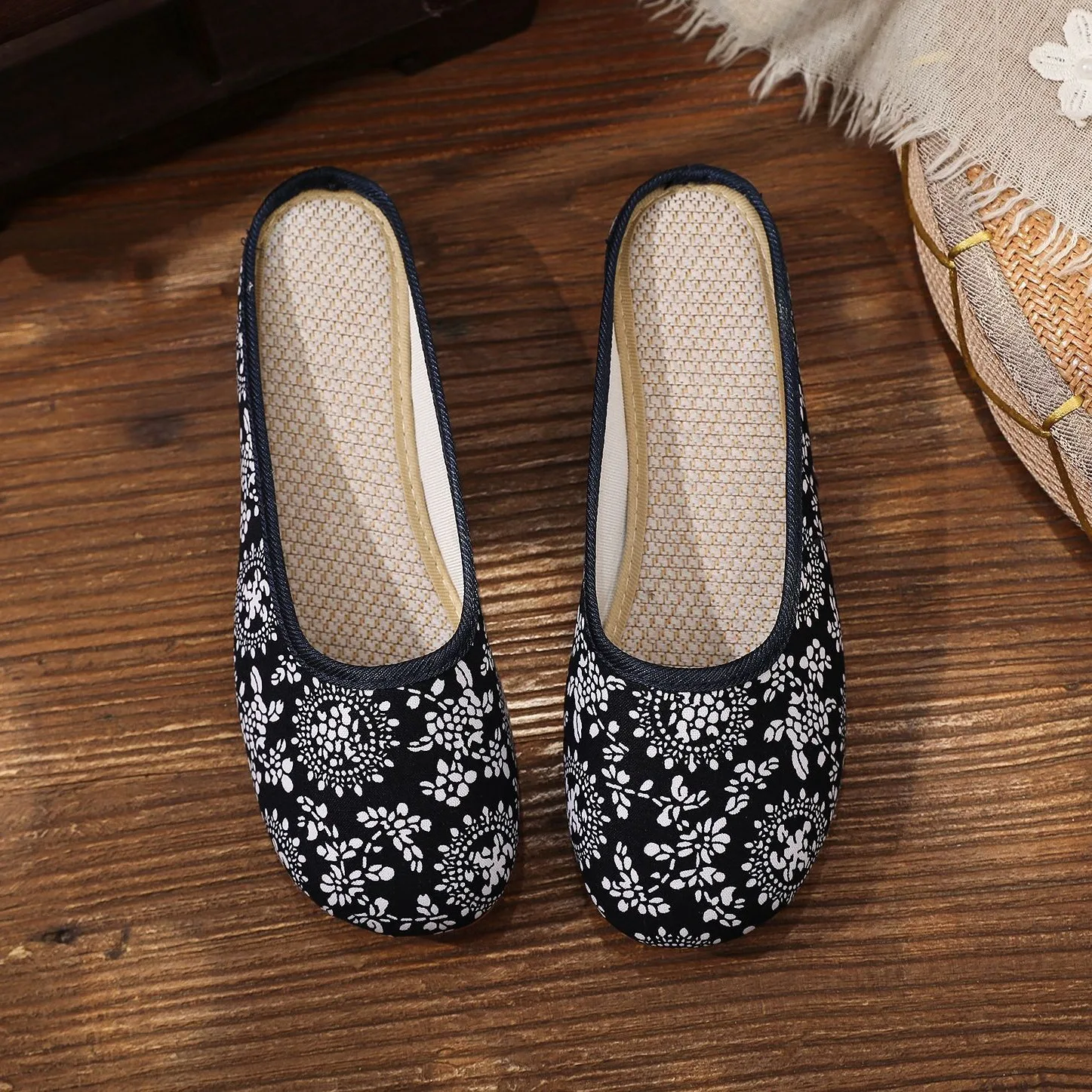Summer Old Beijing Cloth Shoes Women's Toe Cap Embroidered Height Increasing Insole Ethnic Style Slippers Home for Women