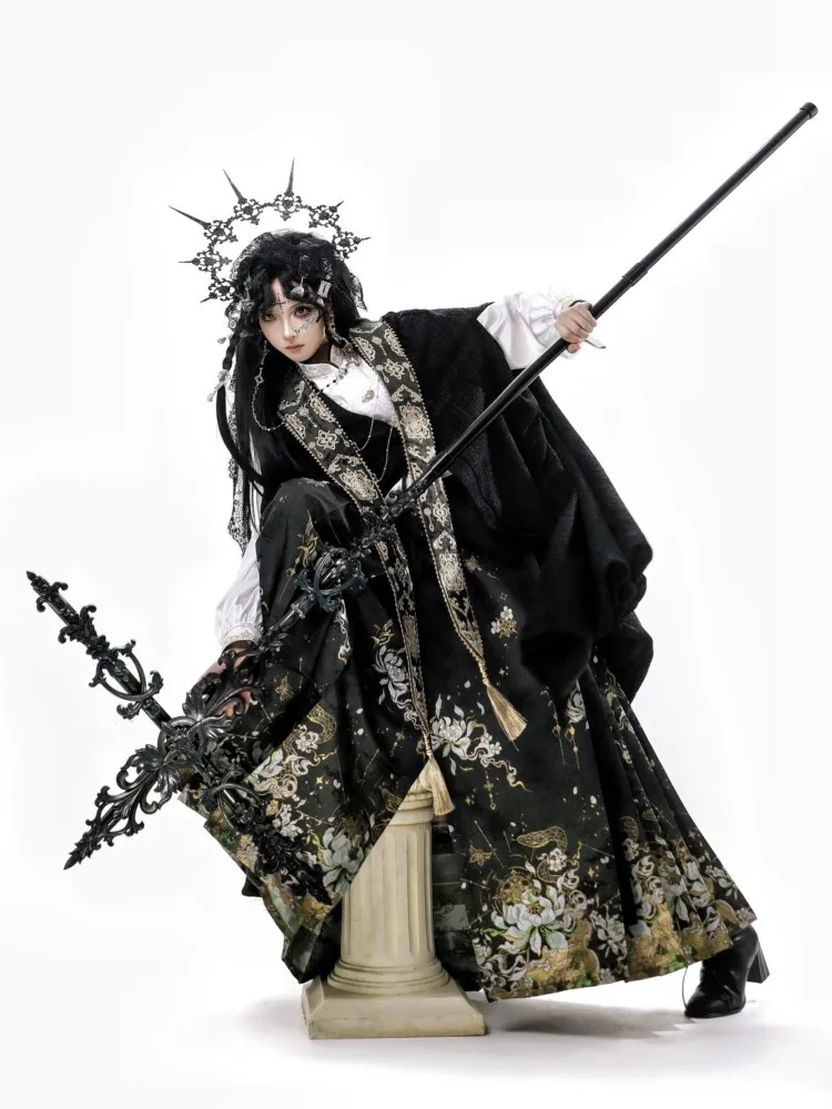 

A new Chinese-style heavy industry woven gold skirt shirt Hanfu set