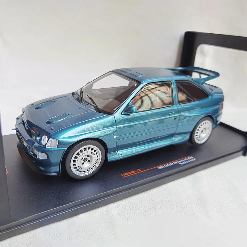 

IXO Diecast 1:18 Scale FORD ESCORT RS COSWORTH 1996 Car Simulation Alloy Car Model Toy Collectible