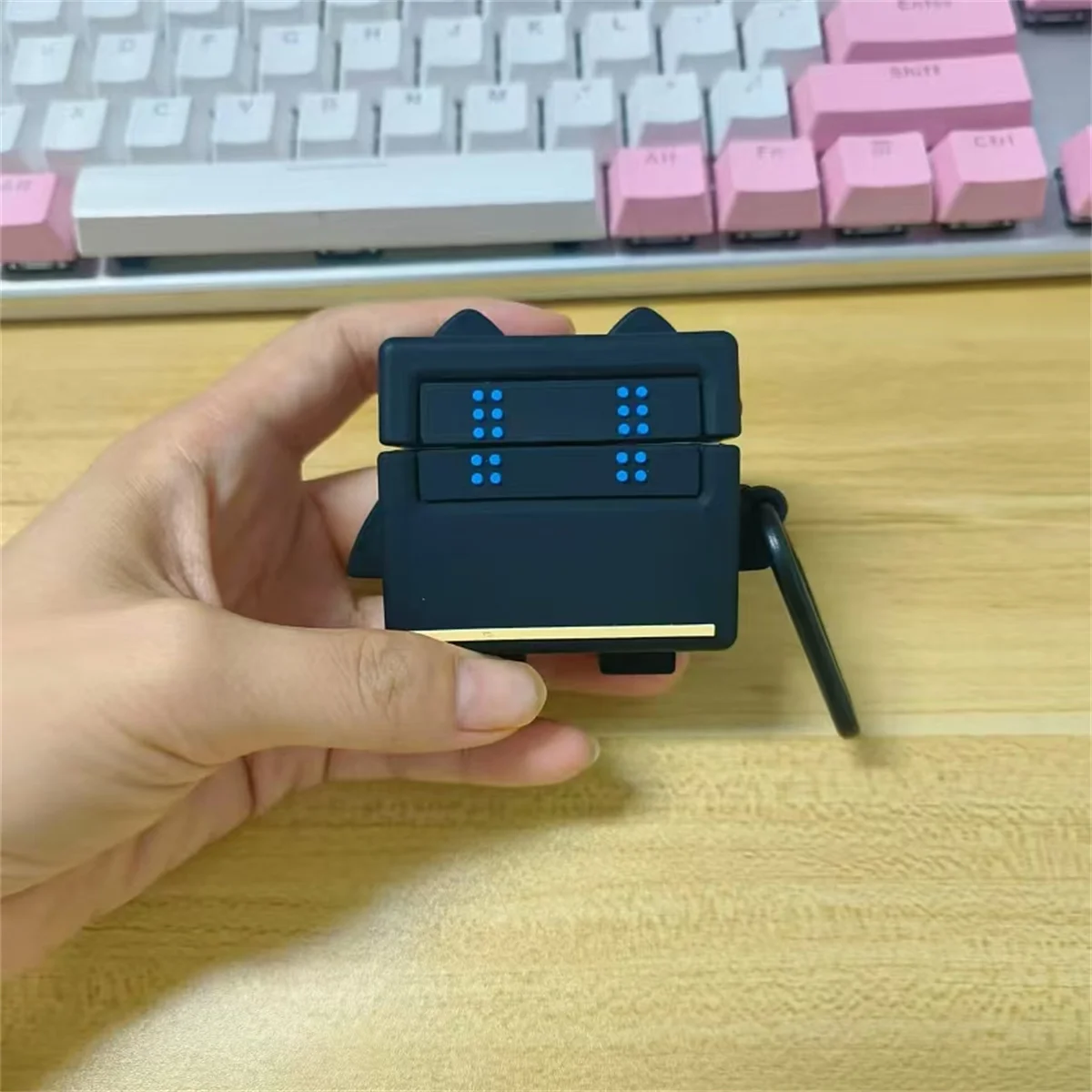 غطاء لـ AirPods الجيل الرابع للأولاد ، علبة سماعات أذن جديدة مع خطاف ، تصميم روبوت إبداعي ، سيليكون لطيف ، Airpods 4 ،