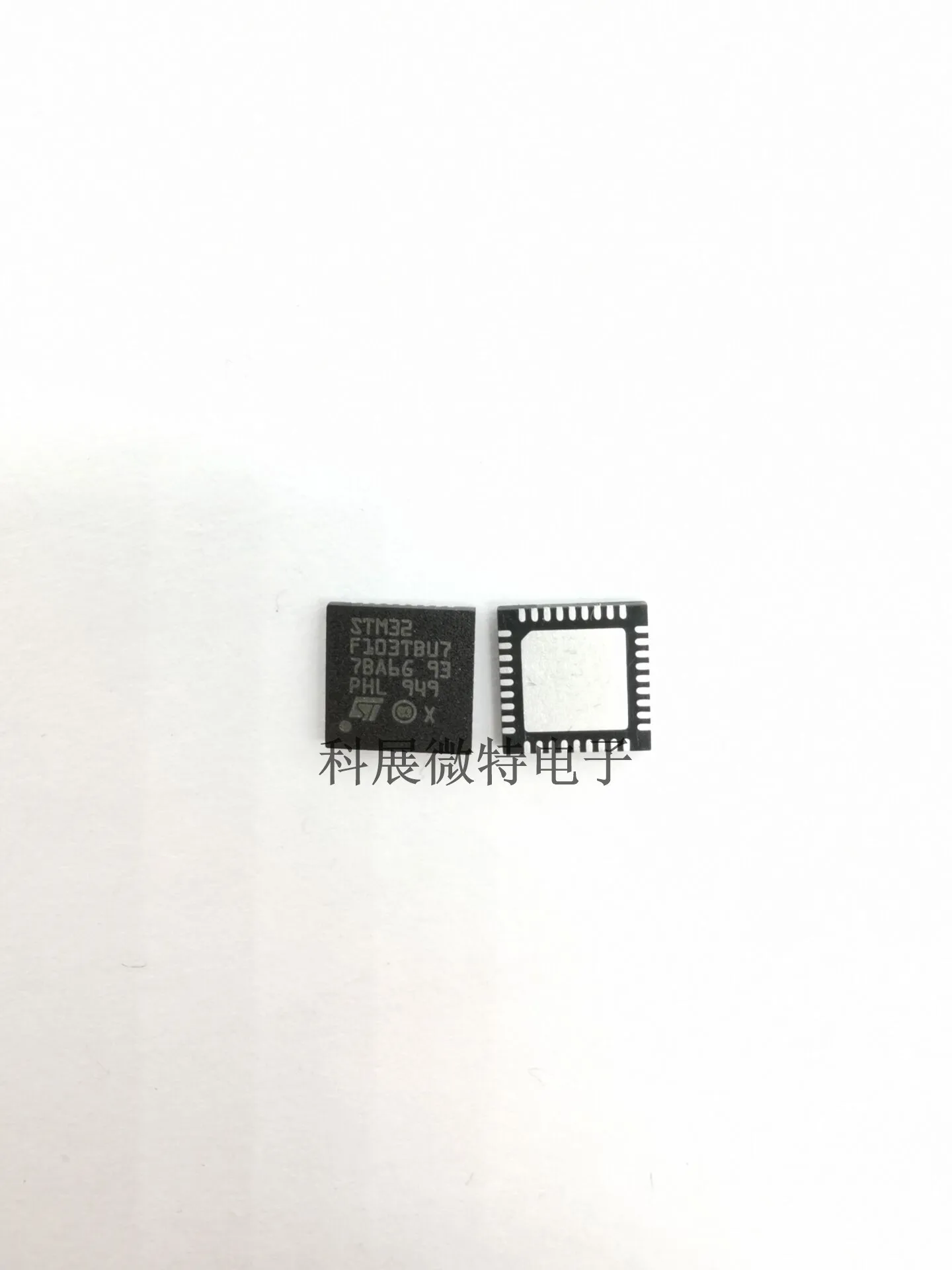 

Оригинальный Новый встроенный чип STM32F103TBU7 32F103TBU7 QFN-32