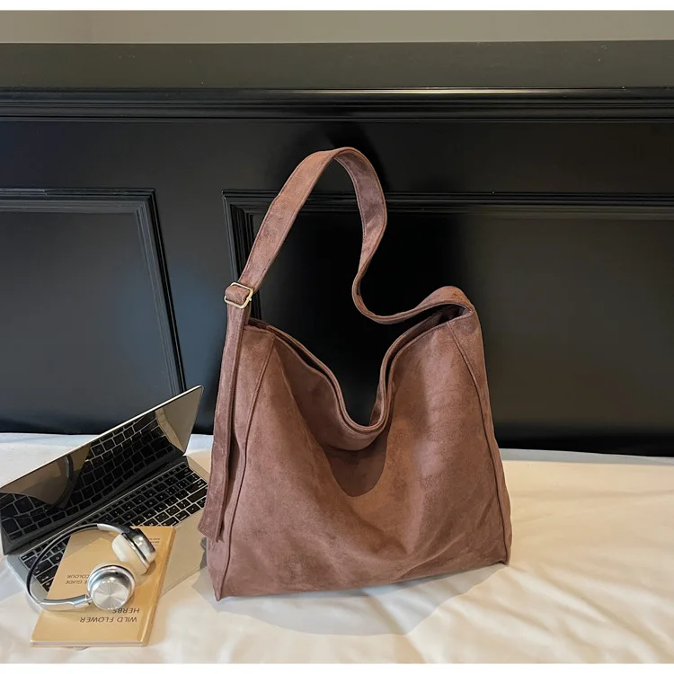 

Luxury Suede Tote Bag 2025 - Trendy Spacious Shoulder Purse for Women, Elegant Crossbody Work Bag (Chic Office Commuter)