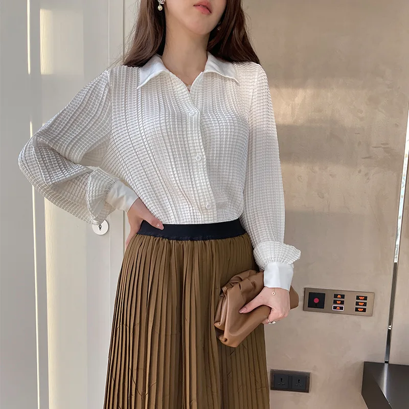 

YUDX 2023 Summer New Casual Shirt Women's Fashion Design Niche Long-sleeved Miyake Pleated Cardigan Sunscreen White Shirt Jacket