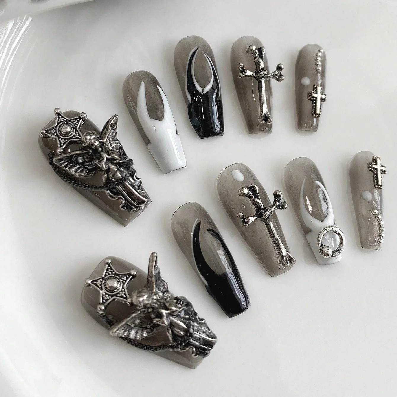 10 pièces d'ongles en forme de cercueil faits à la main, beaux faux ongles, nail art d'ange noir et blanc d'halloween, adaptés aux femmes à utiliser