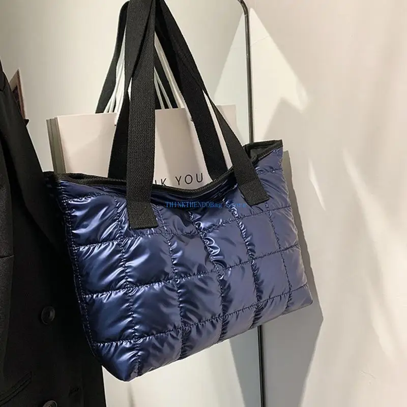 63HC حقيبة كتف نايلون عصرية كبيرة مبطنة حقيبة يد ذات لون سادة #5