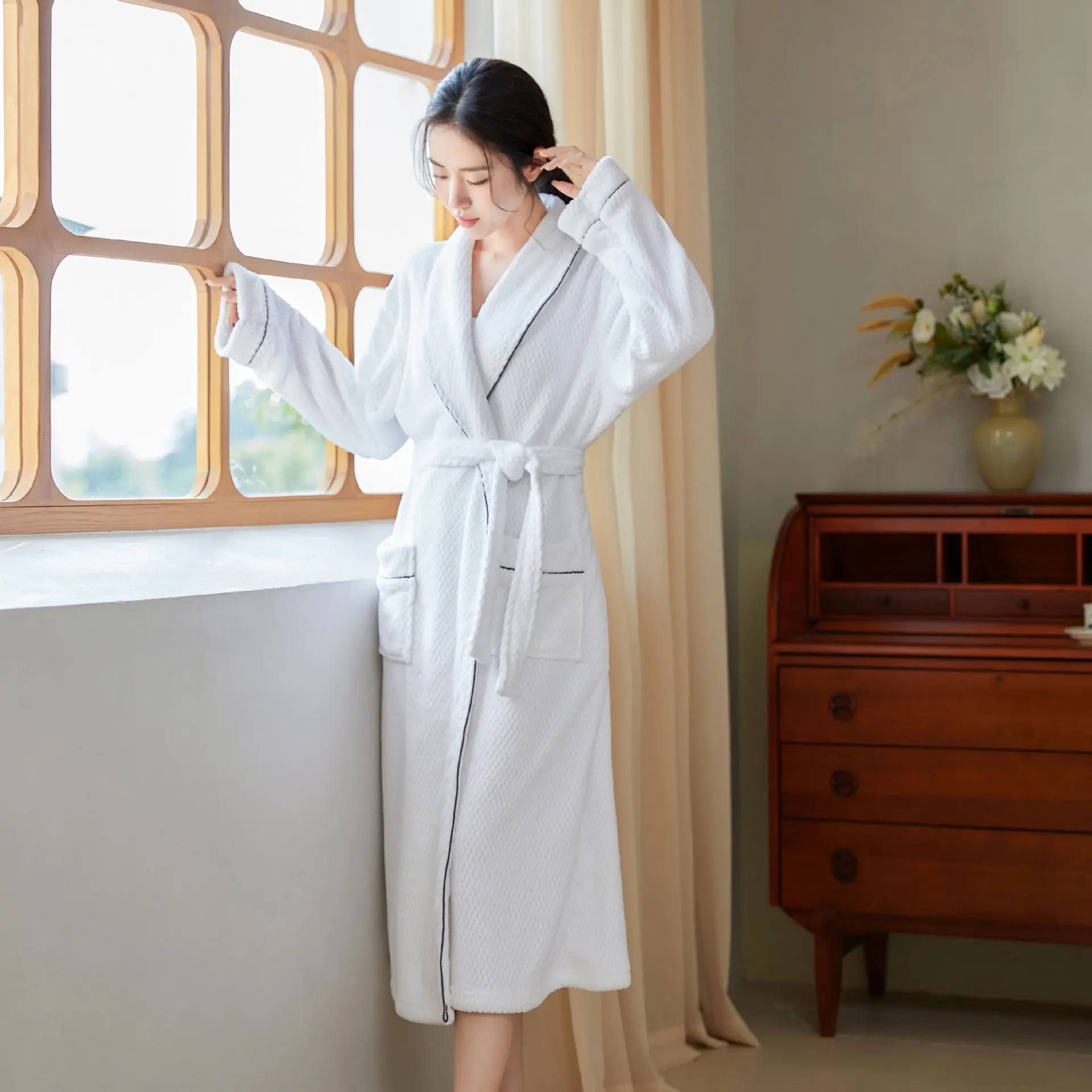 Thicken Warm Sleepwear Lounge Wear Autumn Winter Female Flannel Robe Kimono Bathrobe Gown Loose Coral Fleece Home Wear Nightgown