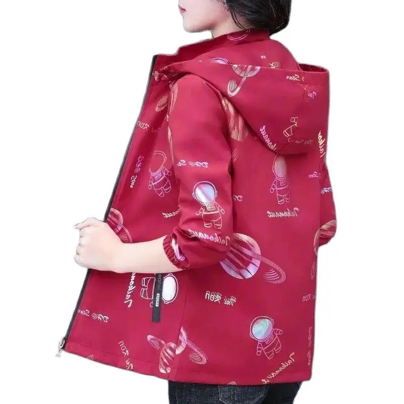 

2023 Spring Autumn Windbreaker Women Jackets New Fashion Printed Glossy Mother Jacket Zipper Hooded Female Short Outwear 5XL