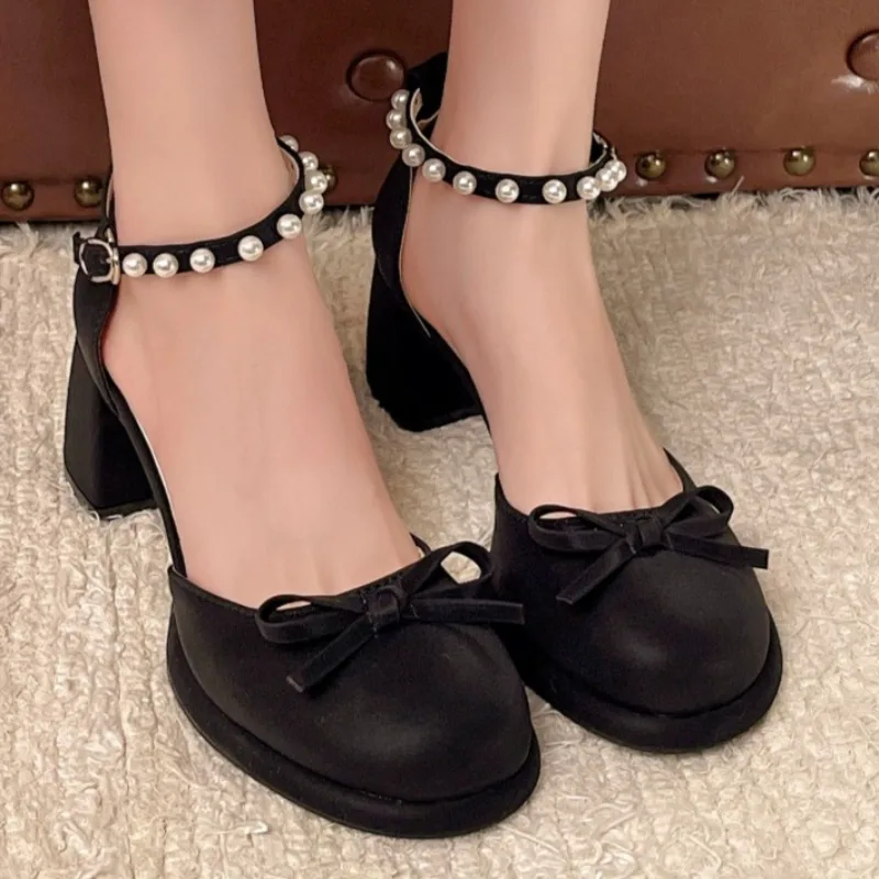 

Дизайнерские туфли Мэри Джейн на толстом каблуке с жемчужной пряжкой и французским бантом, женские туфли 2024 года, новое летнее элегантное платье, вечерние туфли на высоком каблуке, размер 34--39