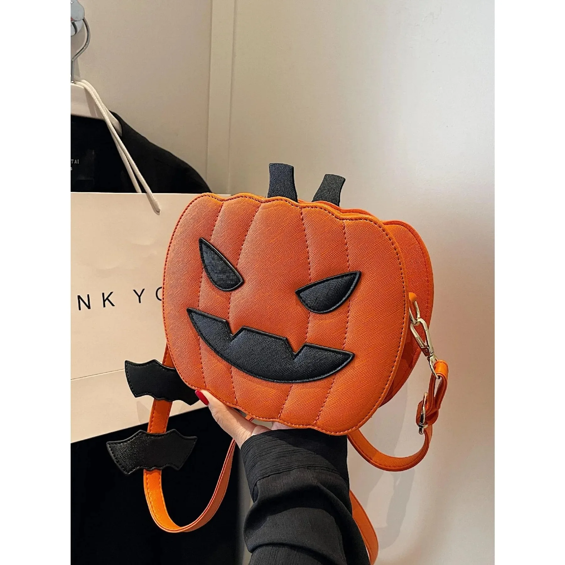 

New Pumpkin Crossbody Bag Purse Novelty Halloween Devil Shoulder Bag for Women Funny Bat Wing Crossbody Purse Daily Leisure Bag