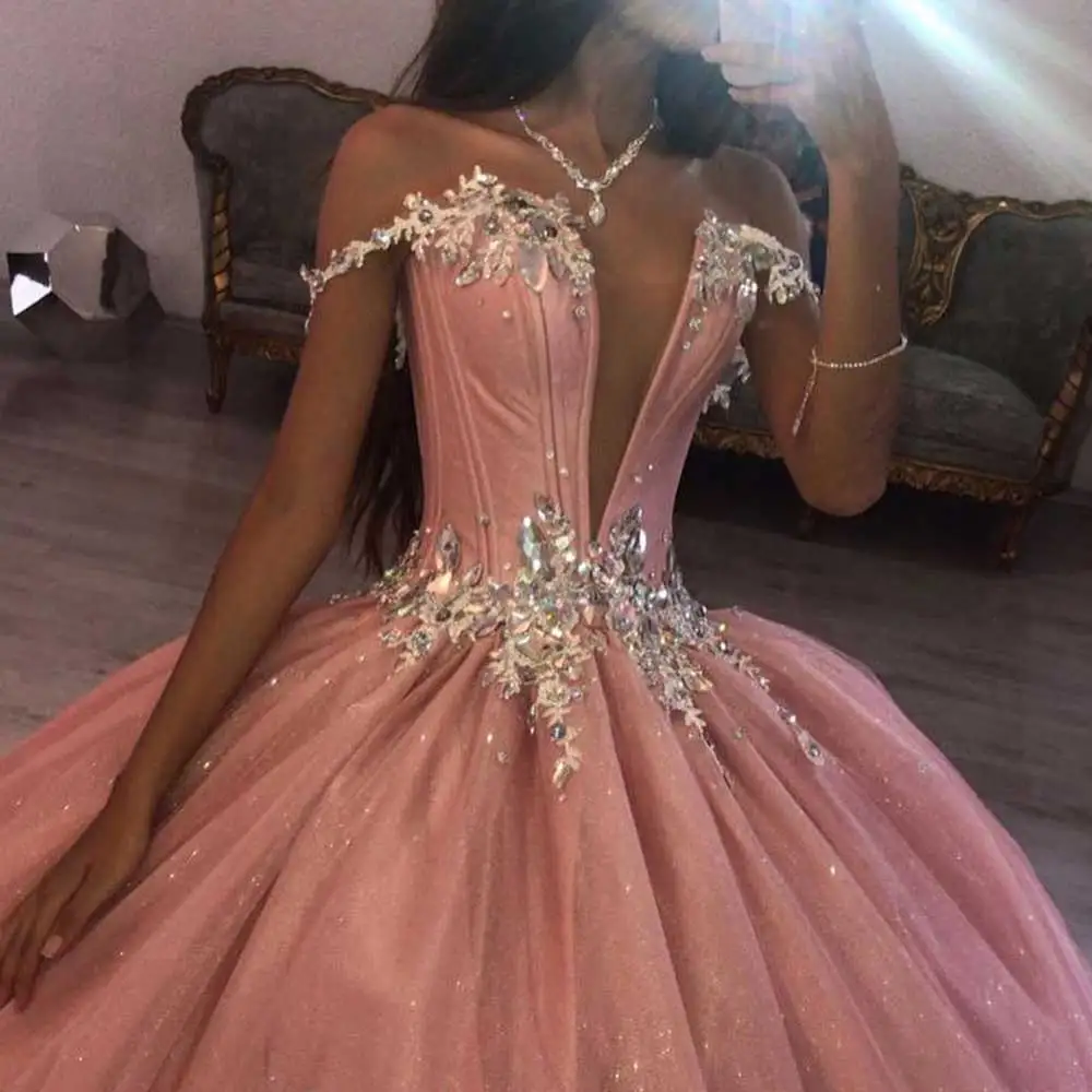 Vestidos de quinceañera XV rosa 2024, cuello en V profundo, dulce 15 16, falda hinchada sin espalda, fiesta de cumpleaños, tren de barrido encantador