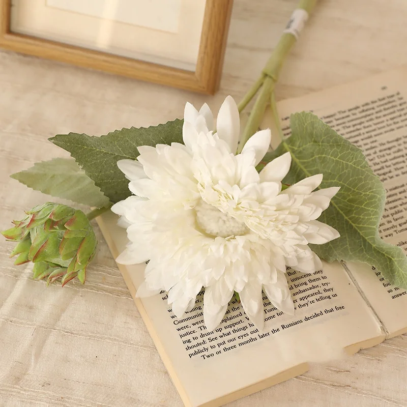 

Artificial Sunflower Silk Flowers Bouquet for Home Wedding Decor Realistic Floral Arrangement with Flexible Stems