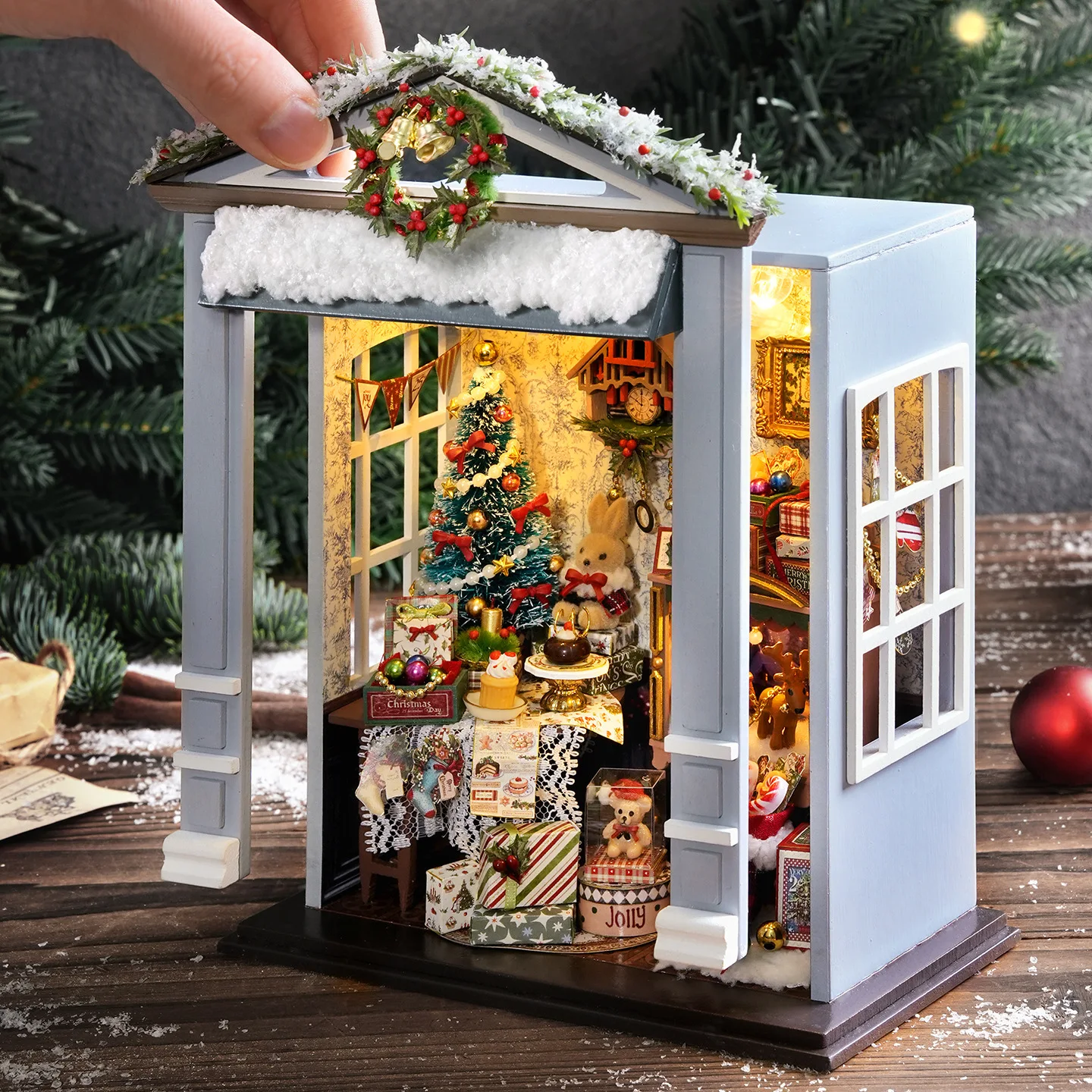 DIY Weihnachts-Lebkuchenhaus-Miniatur – handmontiertes Modell „Joyful Gathering“, beleuchtetes Mini-Bausatz für den Urlaub
