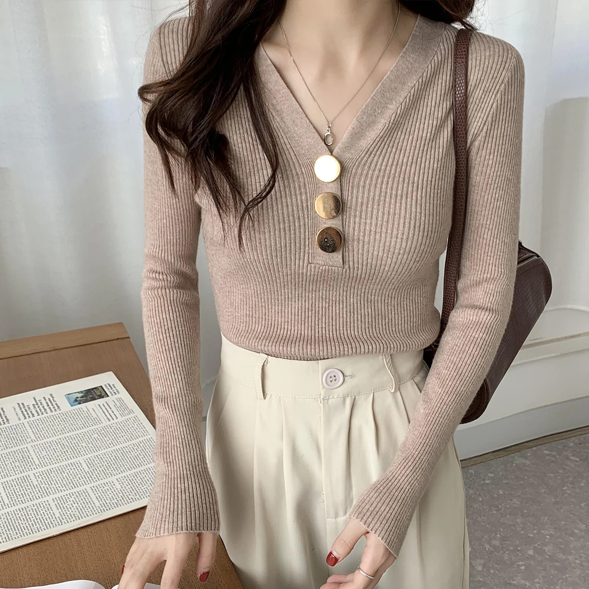 

Long Sleeve Ribbed Knit Top with Gold Button Front V-Neck Fitted Sweater Pullovers for Women Teen-girl Fall Winter Basic Outfit