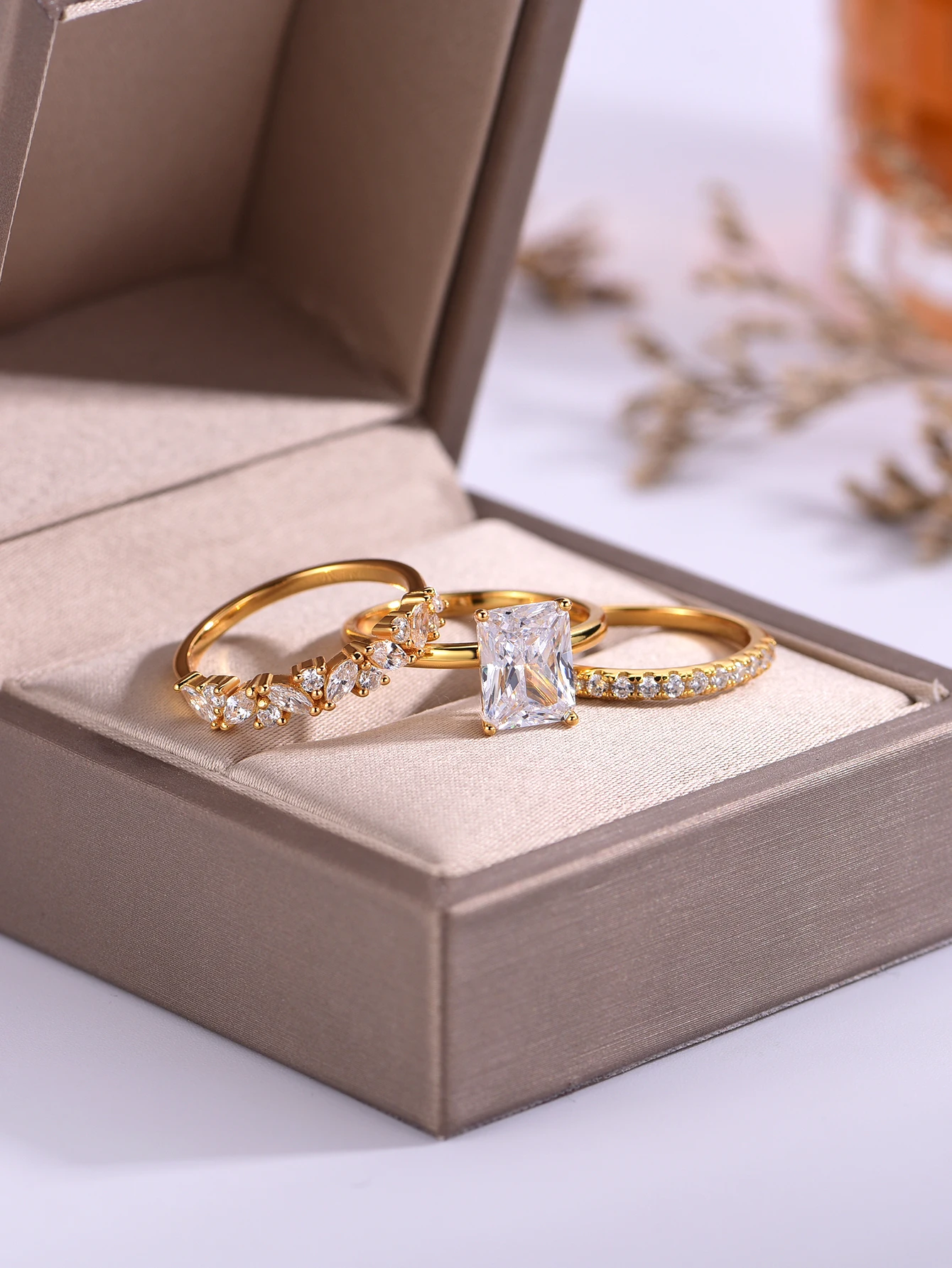 S925スターリングシルバー製 長方形3カラット モアサナイトリングセット 高級ジュエリー 18金メッキ ギフト、誕生日プレゼントに最適