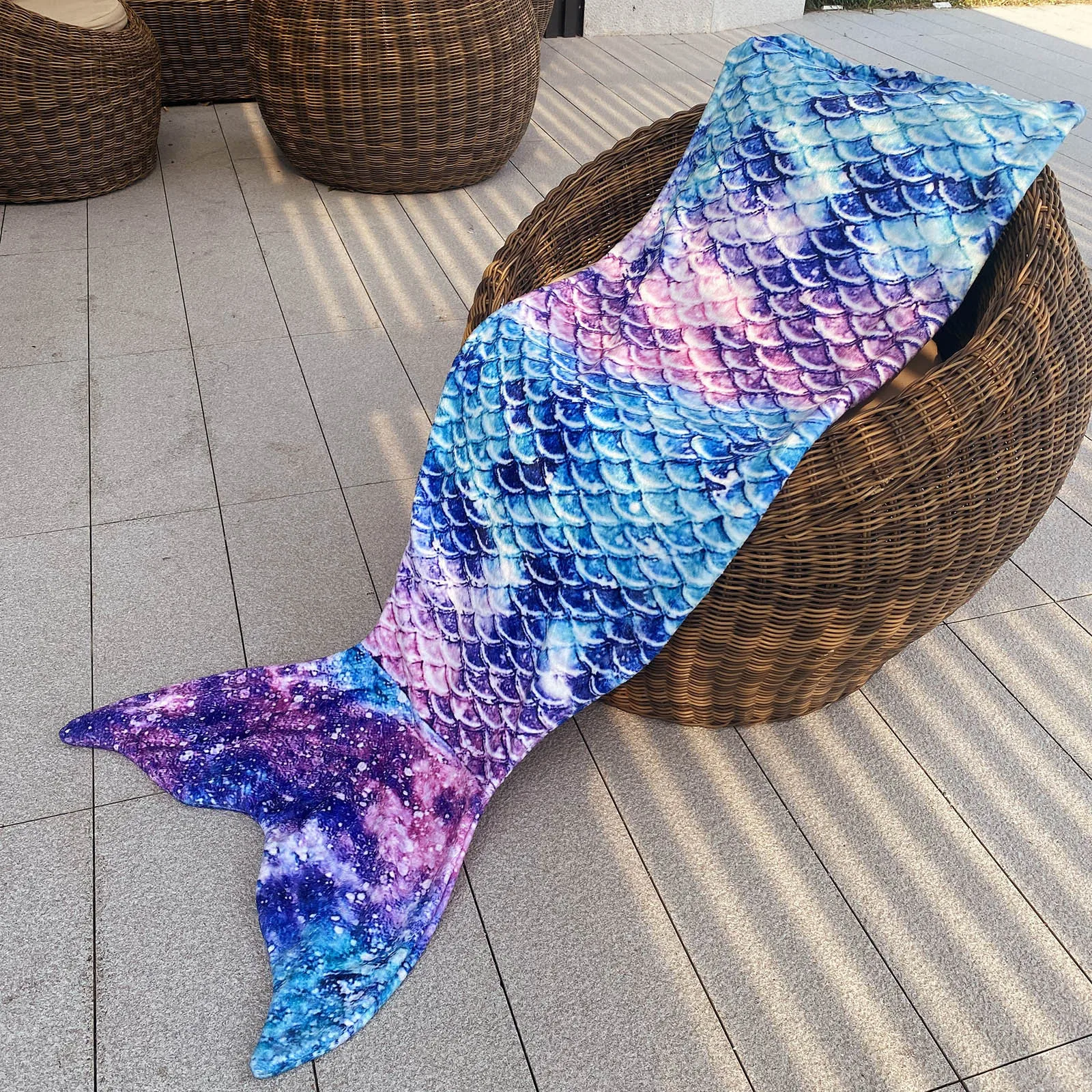 Universal Comfortable Cute Blanket for Kid Flannel Mermaid Sleeping Blanket Mermaid Tail Blanket Fish Scale Pattern Sleeping Bag