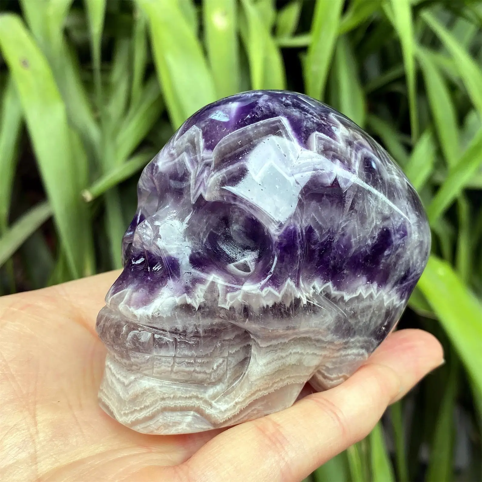 

1pc Hand Carved Dream Amethyst Crystal Skull, Mineral Specimen，Unique Specimen for Collectibles and Educational Use
