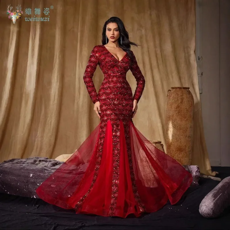 Abito da sera a sirena in rete patchwork con paillettes rosse autunno e inverno Abito da sera elegante con maniche lunghe e vestibilità slim