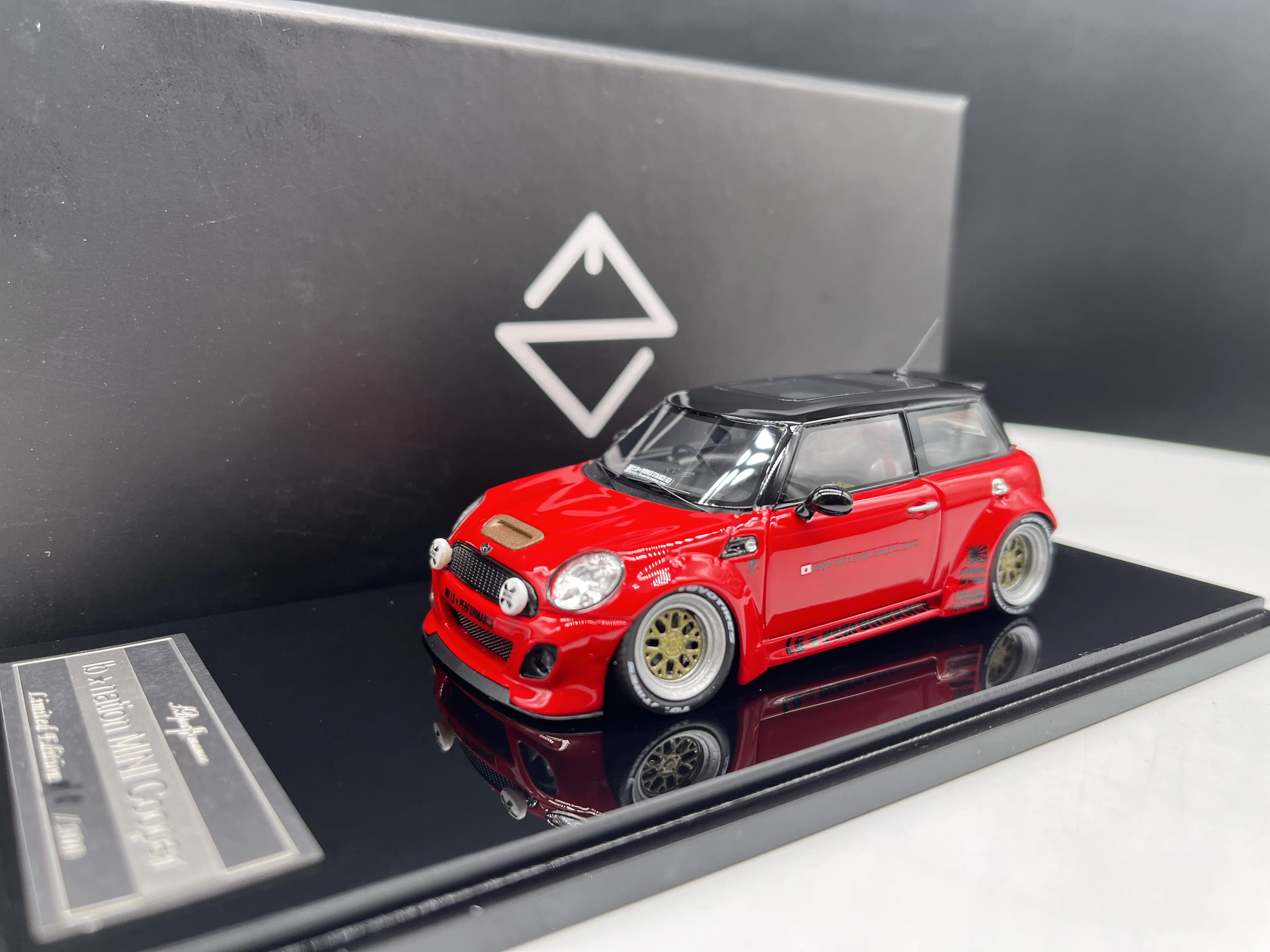 ENGUP 1/43 LBWK mini Cooper Collection and display of simulated resin car models