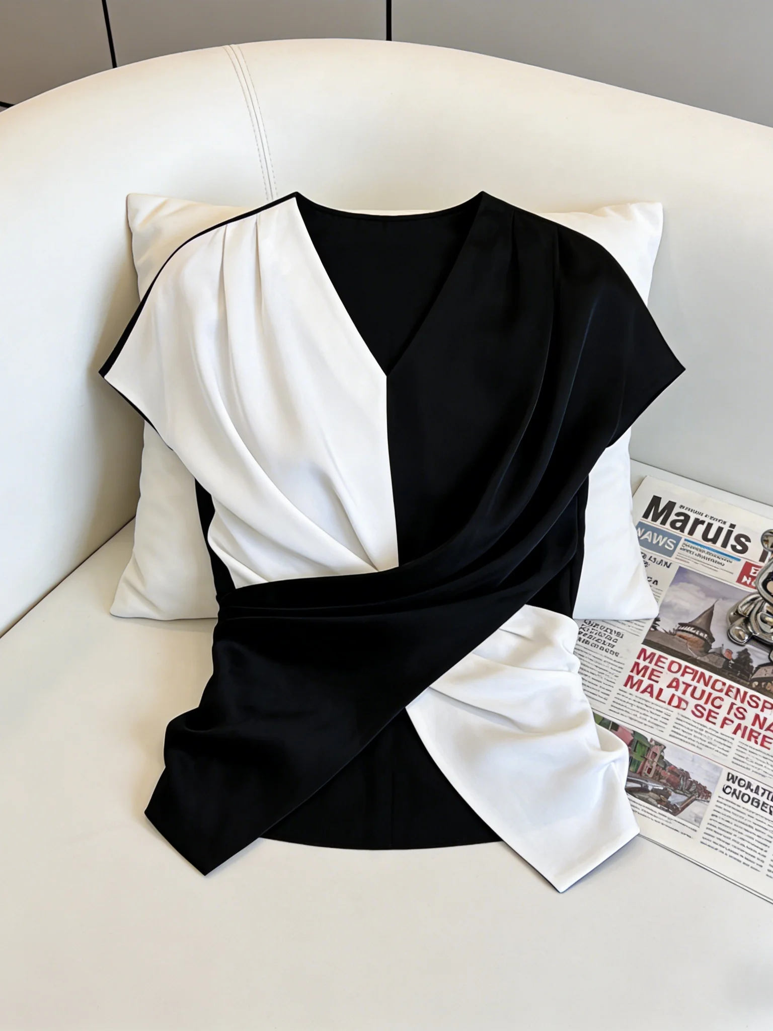 

Elegant Summer New Style Lightweight Luxury Women's Shirt V-Neck Waist-Cinched Top Korean Version Breathable Skin-Friendly