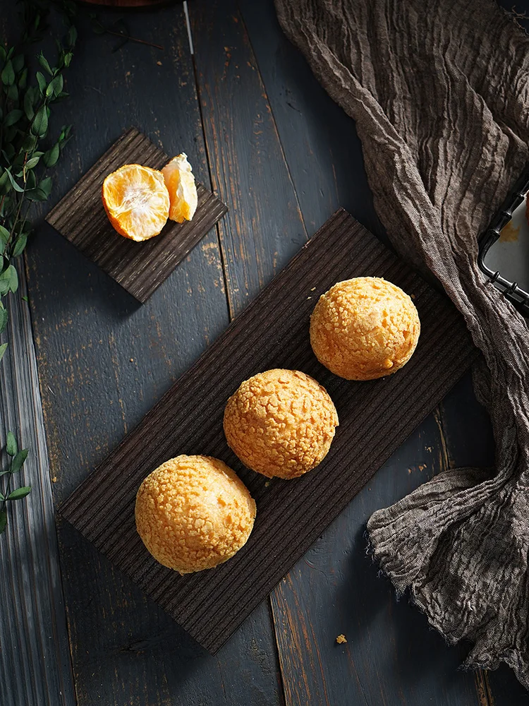 บอร์ดไม้พื้นหลังเก่าอาหารวินเทจอุปกรณ์ประกอบฉากเดสก์ท็อปโทนสีเข้ม