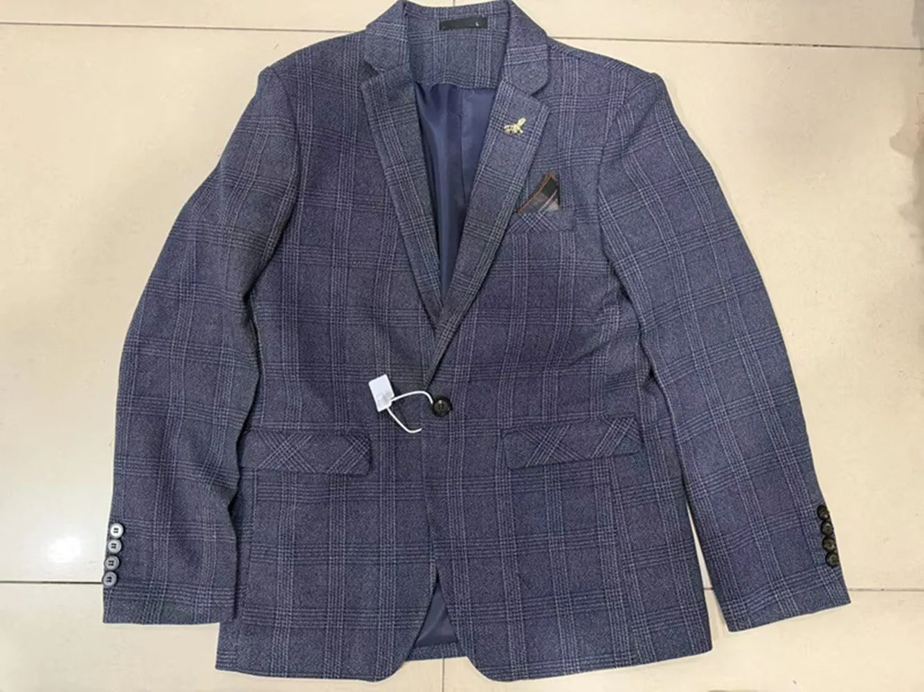 

High-quality men's fashion boutique banquets, stylish and versatile, trendy casual business British-style suit jackets