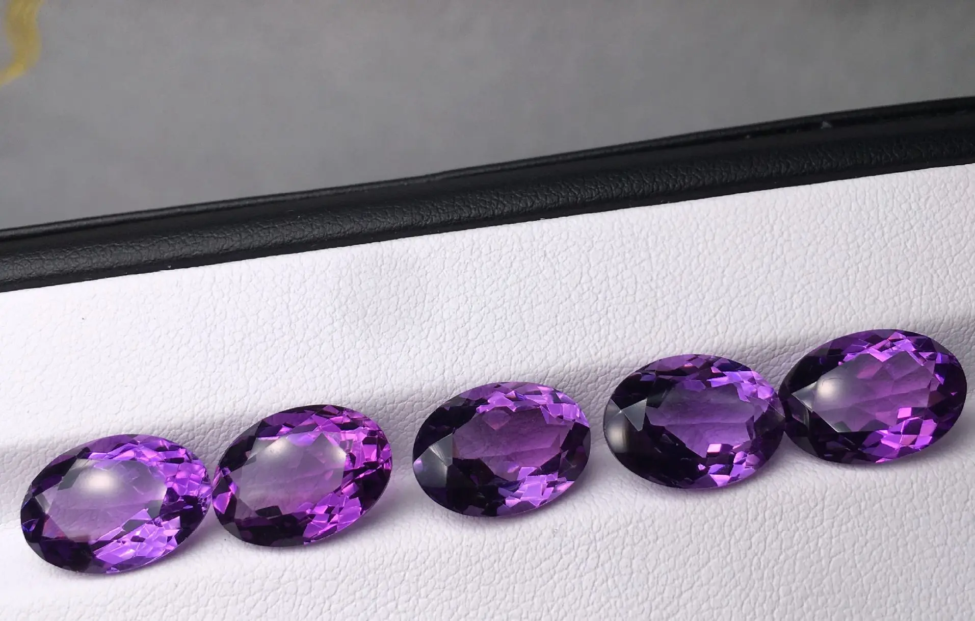 

Wholesale 4pcs/pack Genuine Amethyst Brilliant-cut Cabochon 9x11mm 10x14mm Oval Gemstone Ring Face For Jewelry