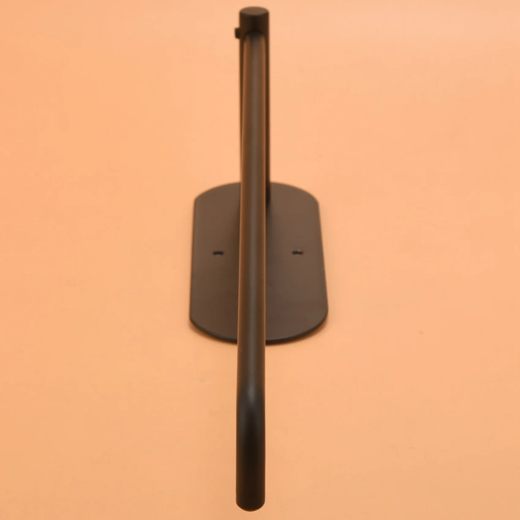 حامل مناشف ورقي جيد تحت الخزانة لمنشفة ورق المطبخ، حامل لفافة المناشف الورقية اللاصقة على الحائط